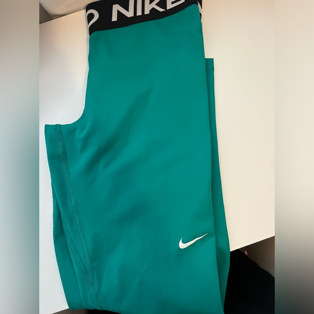 Nike Pro Turquoise Leggings
